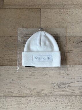 Supreme White Beanie Hat with Supreme Patch